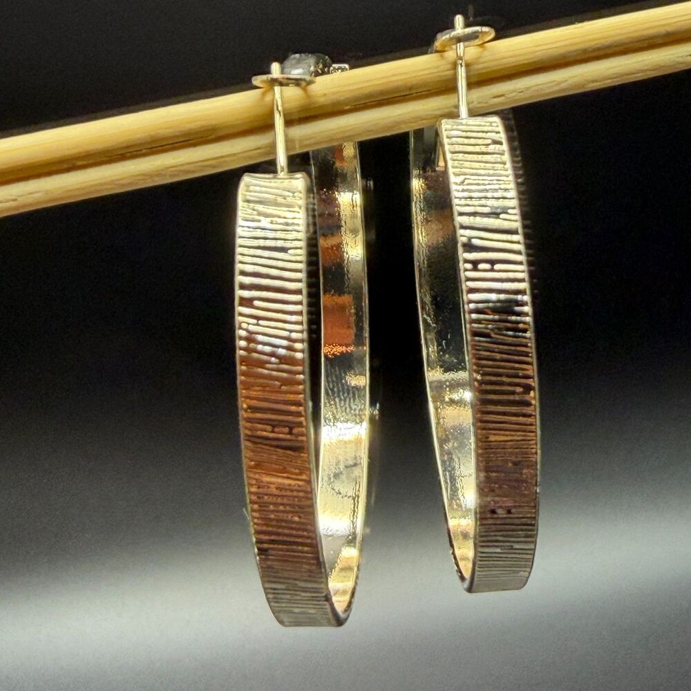 Textured Hoop Earrings Women Silver Tone Ribbed Shiny Lightweight